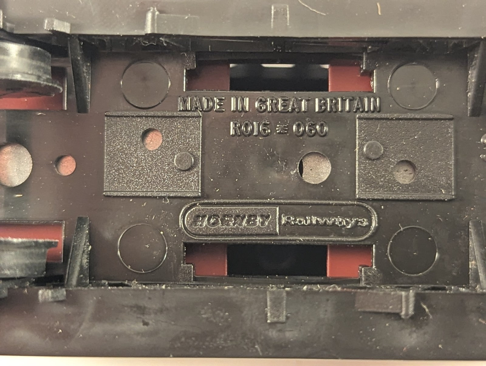 Hornby OO Gauge LMS 4-Wheel Coach Passenger Coach LMS Maroon R112