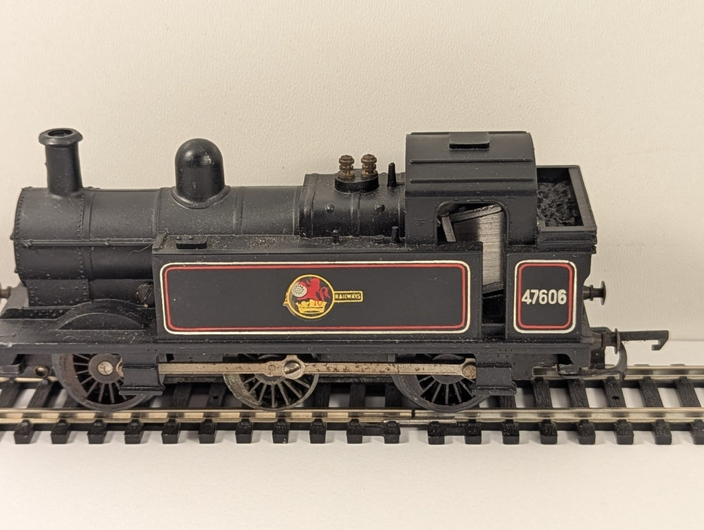 Tri-ang R52 OO Gauge Class 3F Jinty 47606 Tank Locomotive