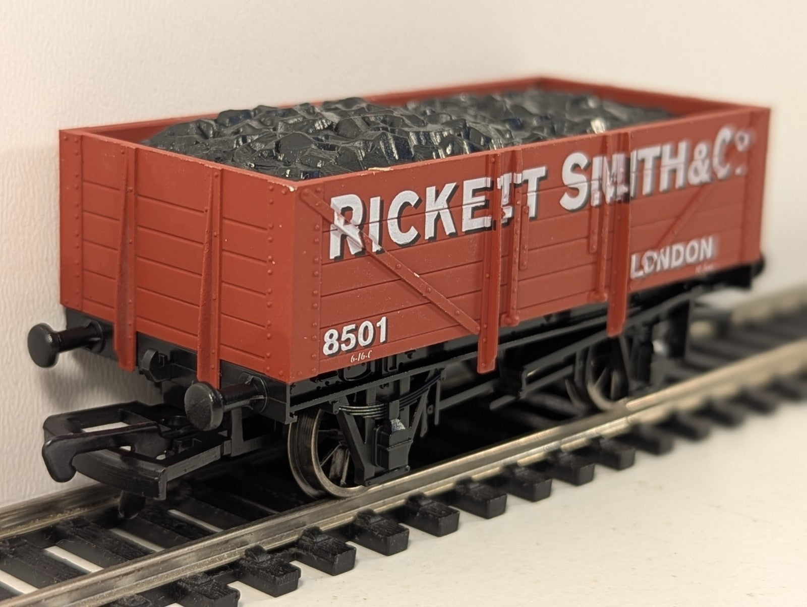 Dapol OO Gauge Rickett Smith & Co 5 Plank Wagon - Boxed