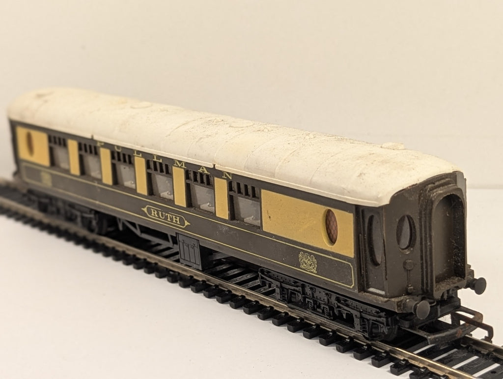Tri-ang OO Gauge Pullman Coach 'Ruth'