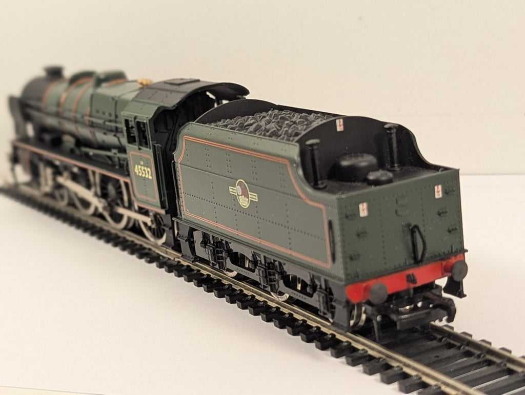 Mainline OO Gauge Rebuilt Patriot Class 'Illustrious' Steam Locomotive