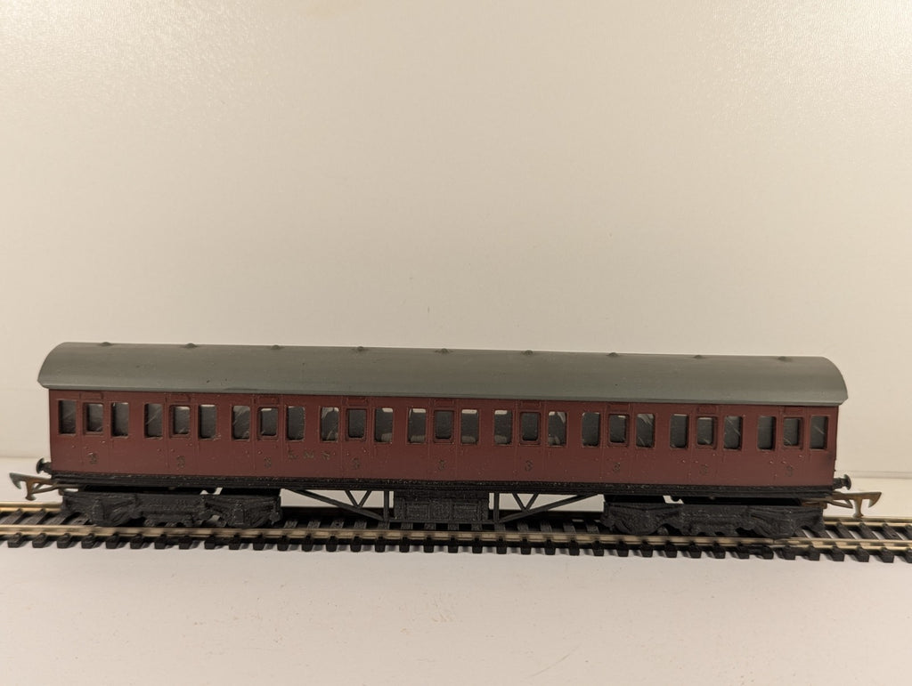 Graham Farish OO Gauge Maroon Third Class Suburban Coach Boxed