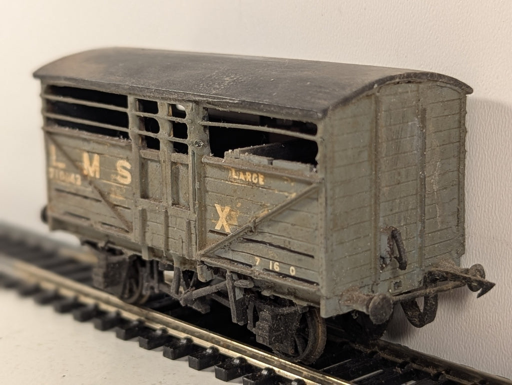 Kitbuilt OO Gauge LMS Large Cattle Wagon Goods Wagon 8456 LMS Grey