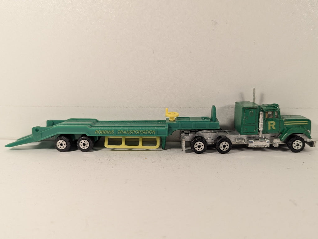 Road Champs Mack Super-Liner with Robbins Transportation Low Loader Trailer