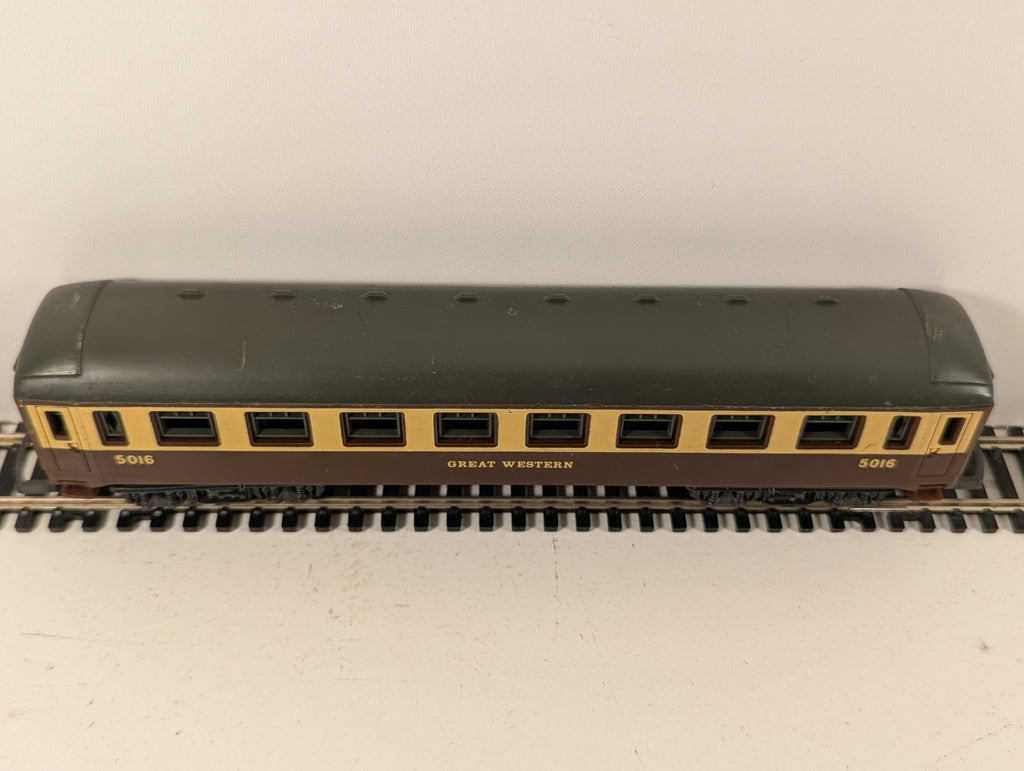 Lima HO Gauge GWR Chocolate & Cream Passenger Coach