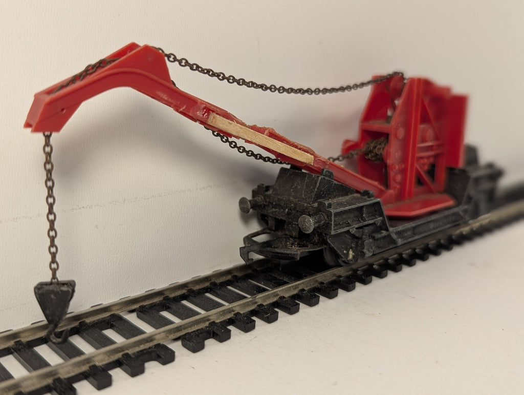 Tri-ang OO Gauge 10 Ton Crane Truck Goods Wagon Red & Black R127