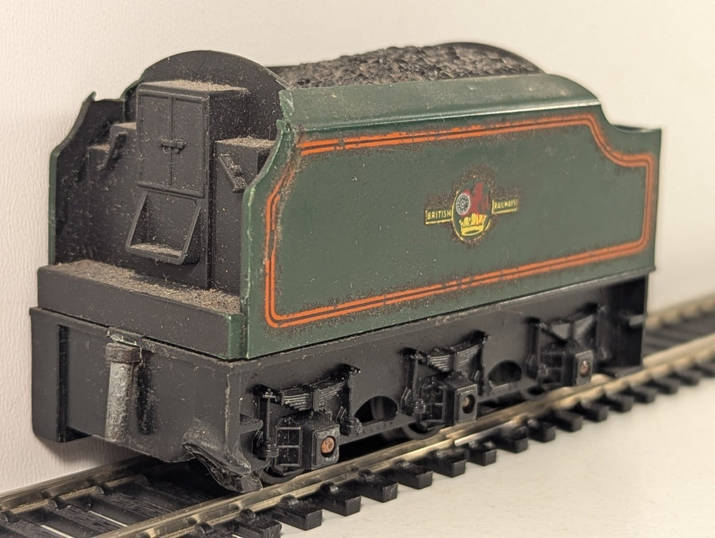 Tri-ang R30 OO Gauge Stanier Tender BR Lined Green - Spares/Repairs