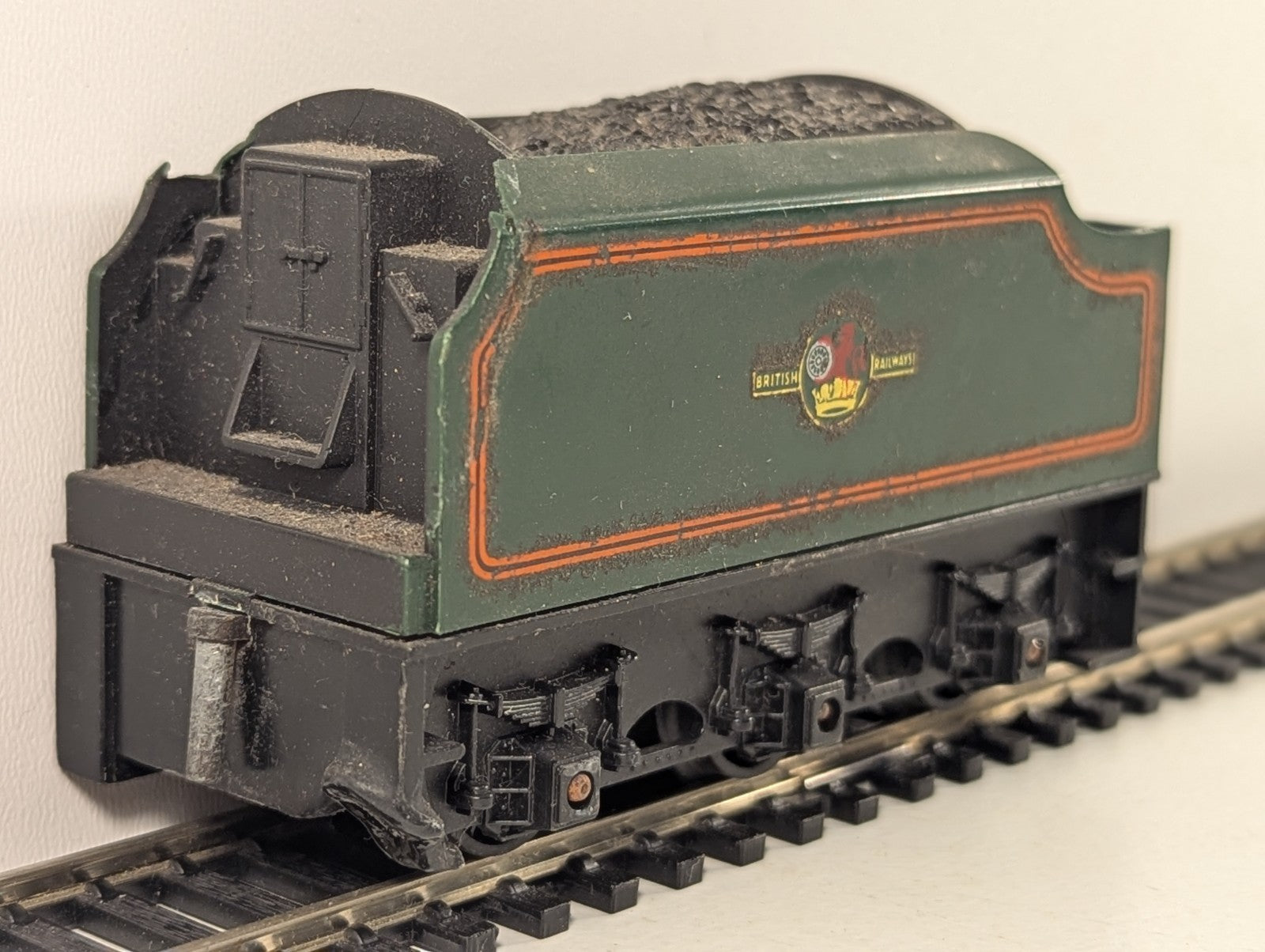 Tri-ang R30 OO Gauge Stanier Tender BR Lined Green - Spares/Repairs