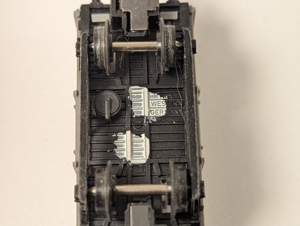 Minitrix N Gauge 16 Ton Mineral Wagon B239021 BR Grey