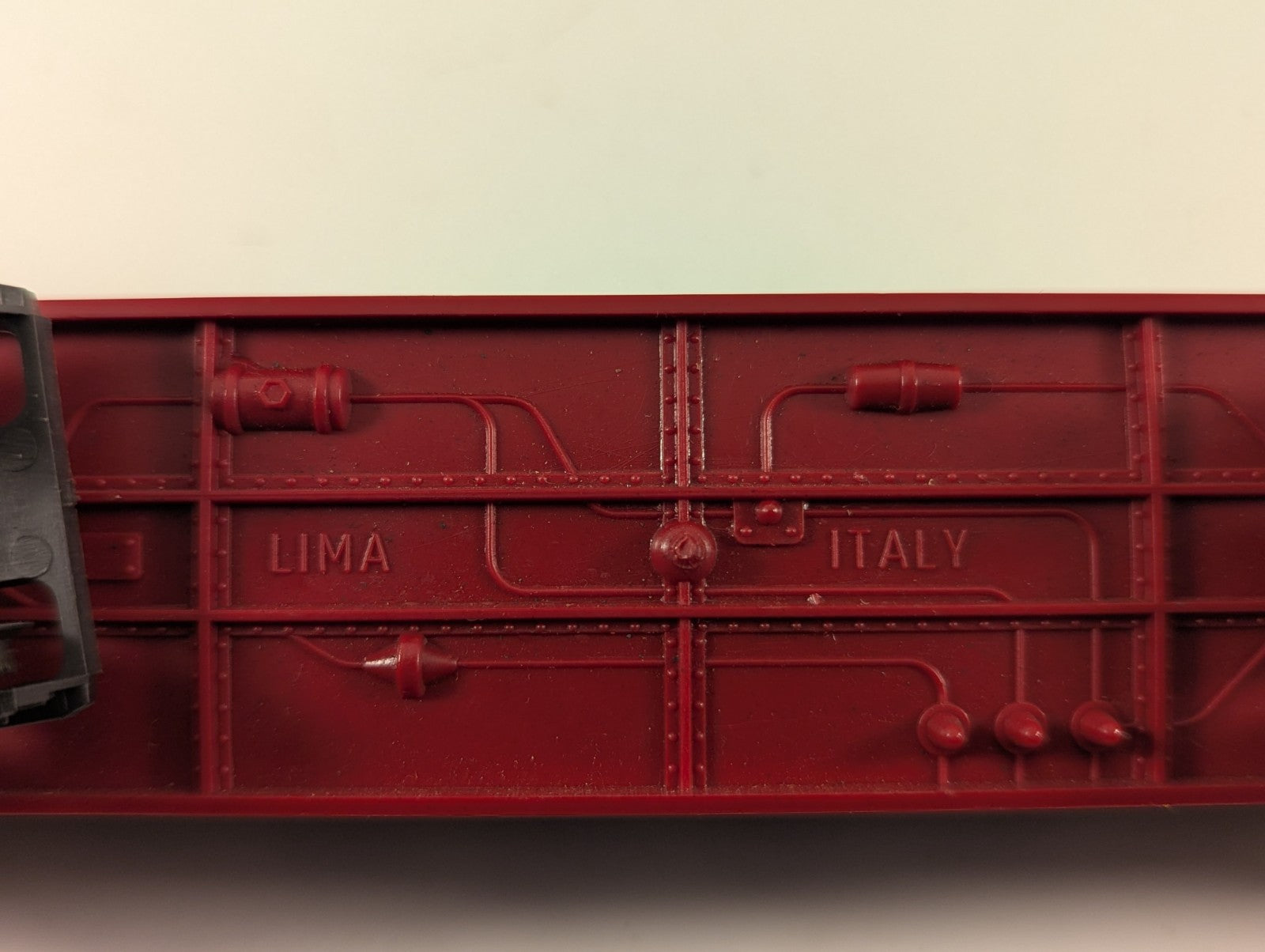 Lima HO Gauge LMS Red & Cream Passenger Coach