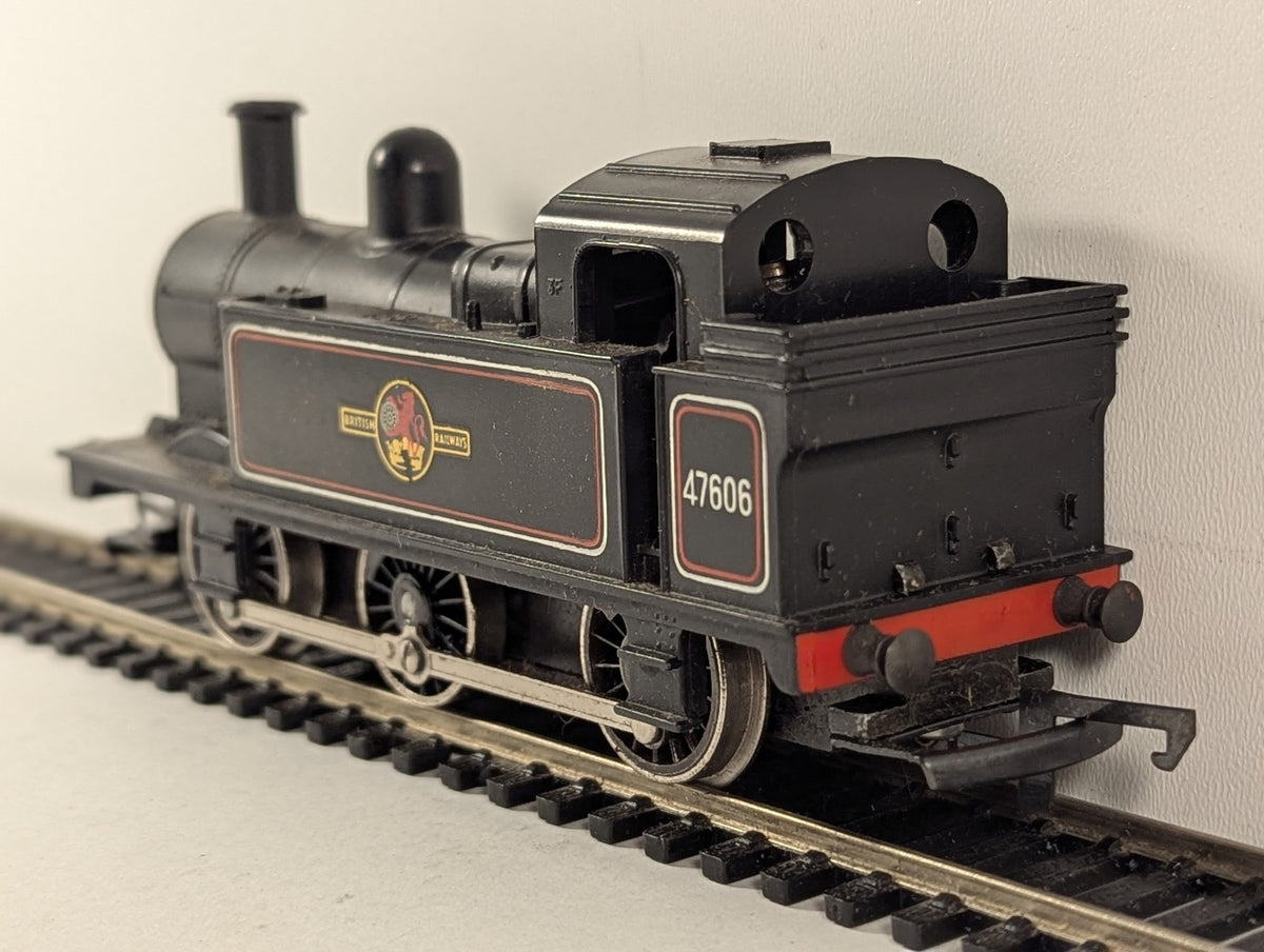 Tri-ang OO Gauge Class 3F Jinty 0-6-0T Steam Locomotive 47606 BR Black R52