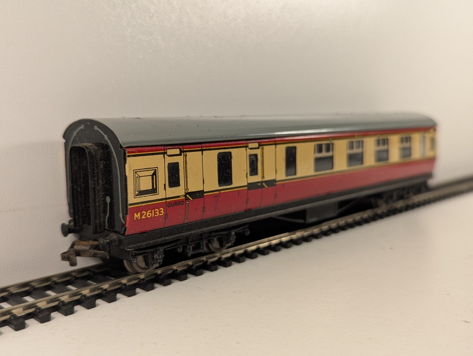 Hornby Dublo 32018 OO Gauge D12 Corridor Brake Third Coach - Boxed