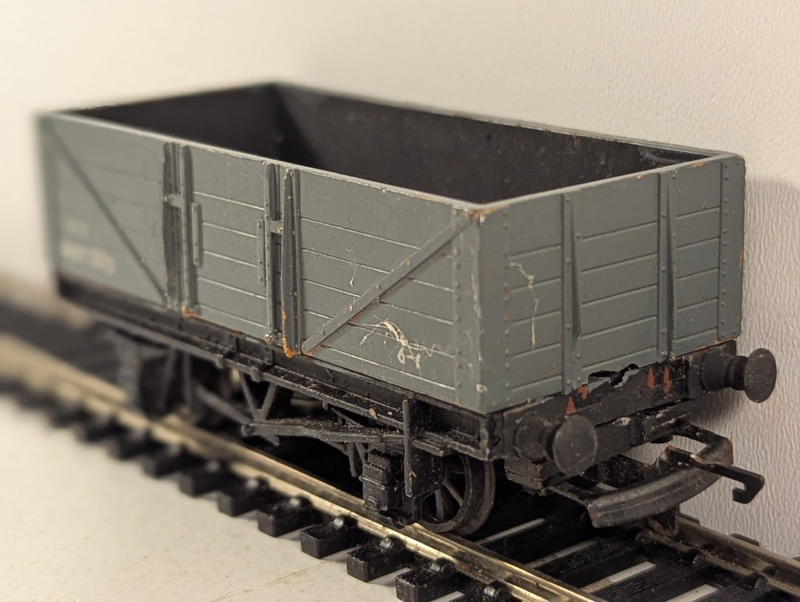 Hornby Dublo OO Gauge 5-Plank Open Wagon B477300 Grey (Repainted)