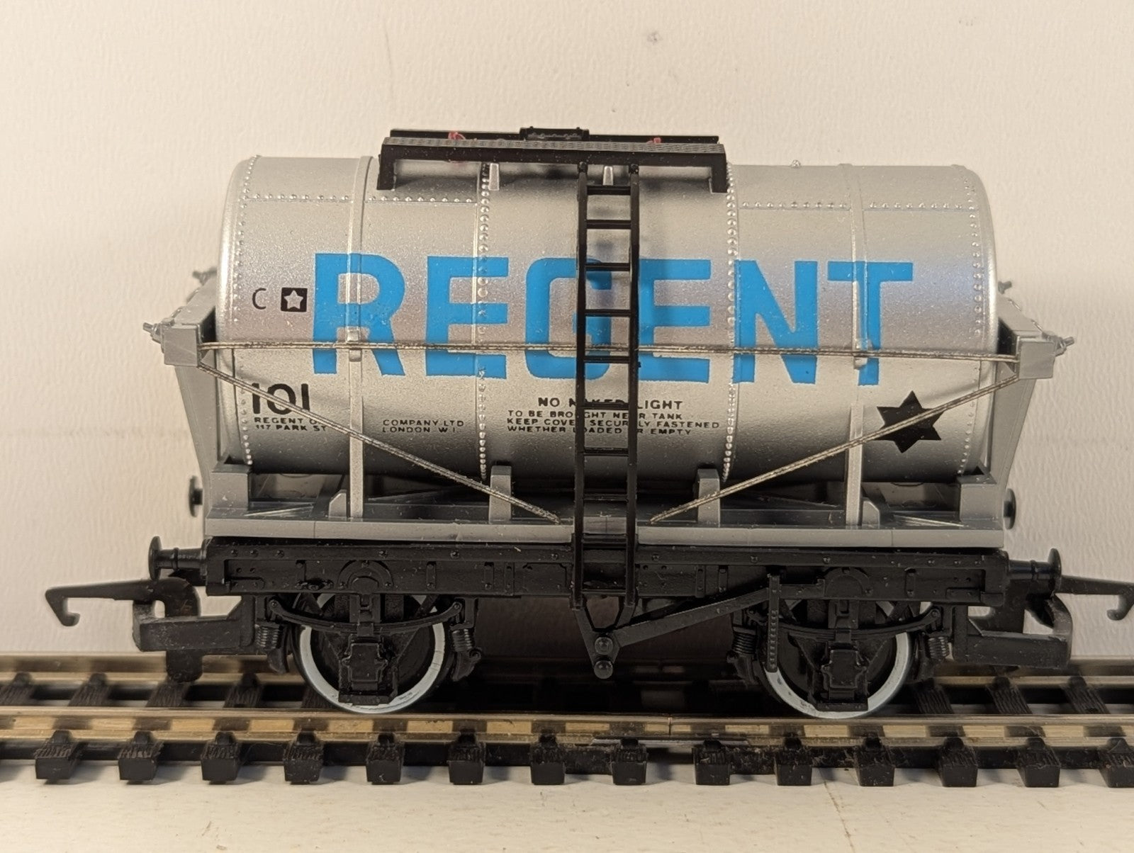 Hornby OO Gauge Regent Tank Wagon Goods Wagon 101 R.025