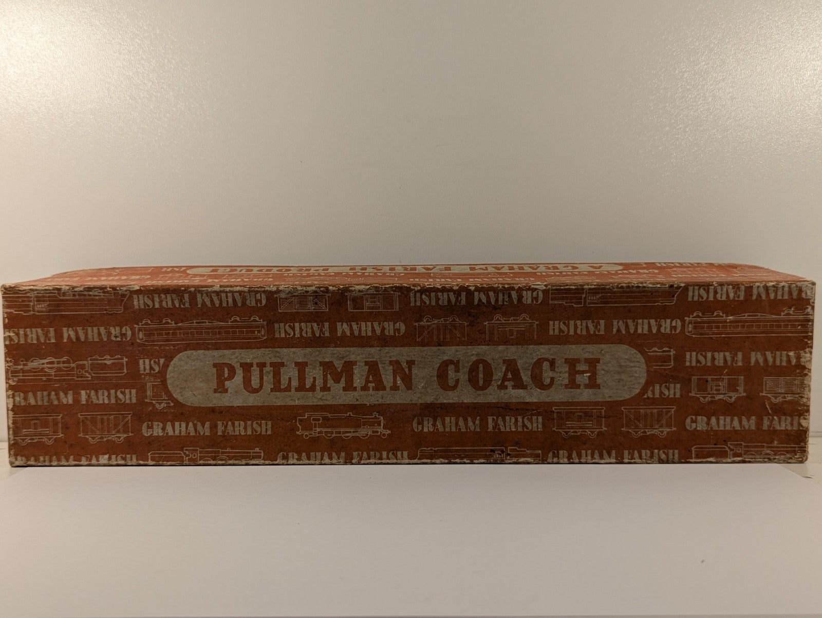 Graham Farish OO Gauge Golden Arrow Pullman Coach Shell - Boxed