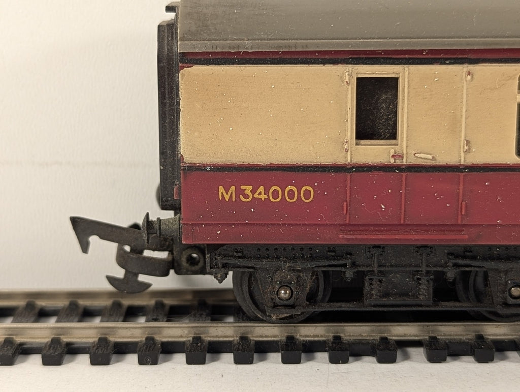 Tri-ang OO Gauge BR Mk1 Brake Second Coach Passenger Coach M34000