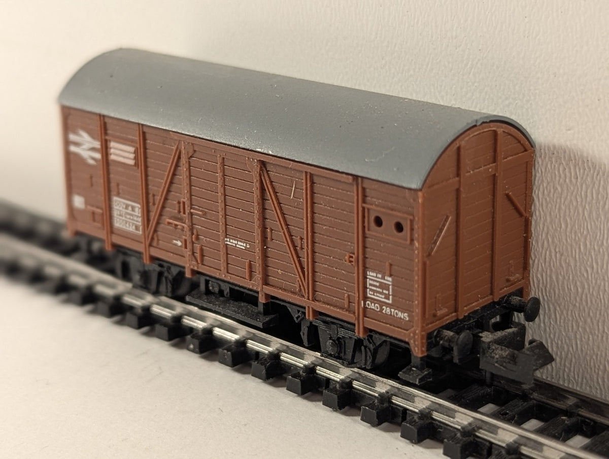 Minitrix N Gauge BR Bauxite Cov B Goods Van 200424