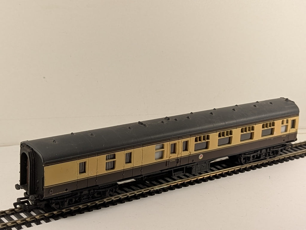 Mainline BR Western Region Mk1 Brake Standard Corridor Coach OO Gauge