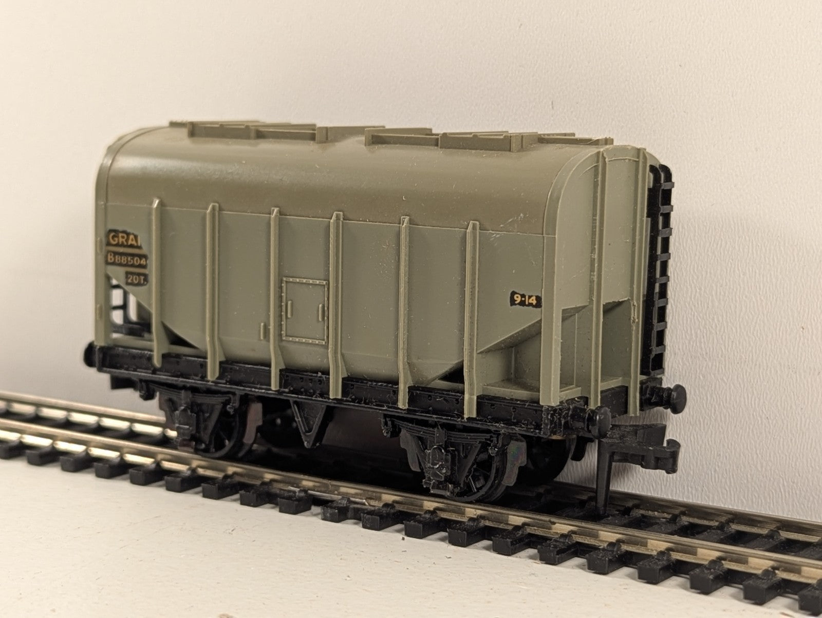 Hornby Dublo 32067 OO Gauge Grey 20-Ton Bulk Grain Wagon - Boxed