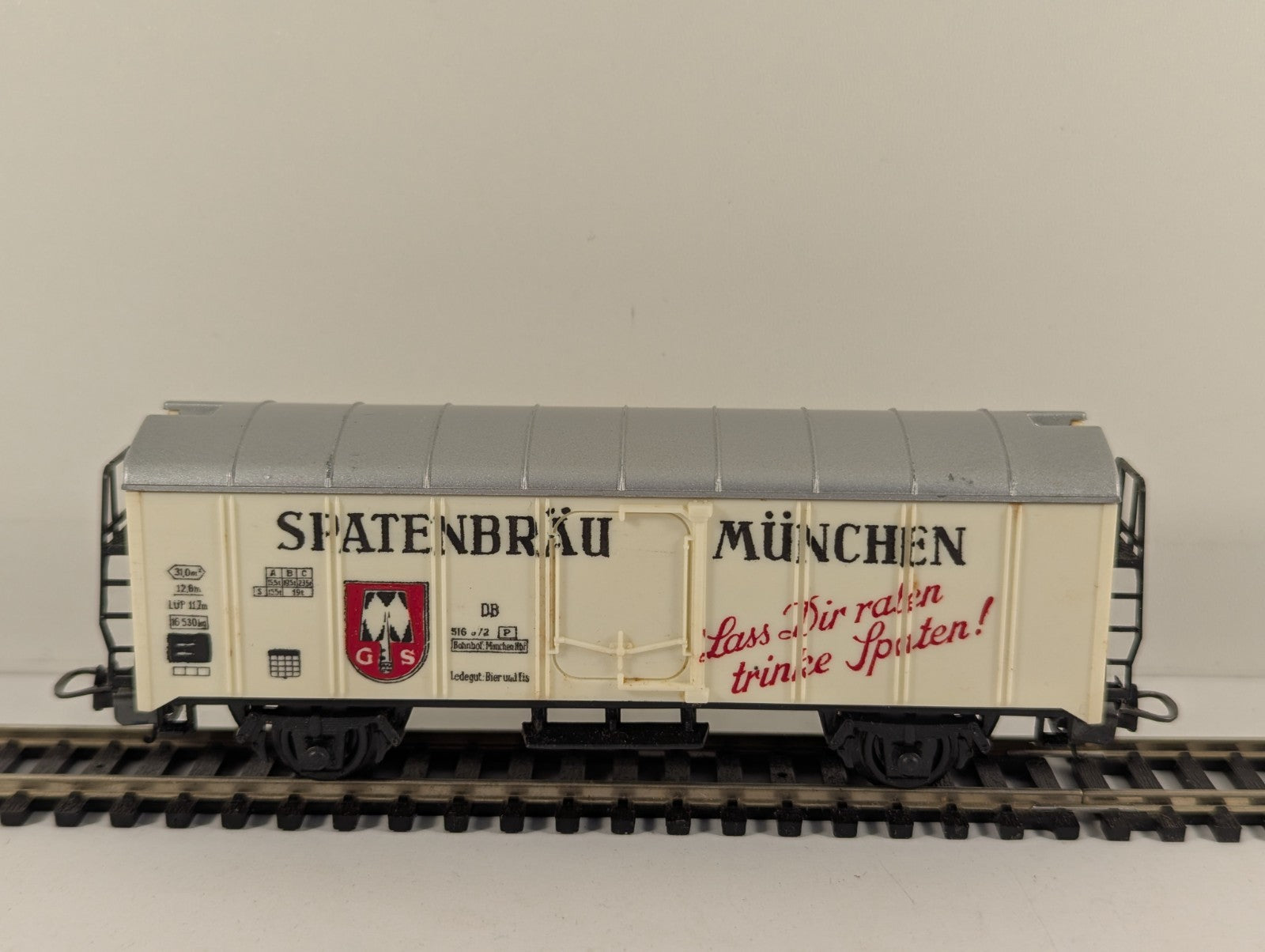 Lima 3111 OO Gauge Spatenbräu Refrigerated Beer Wagon Boxed