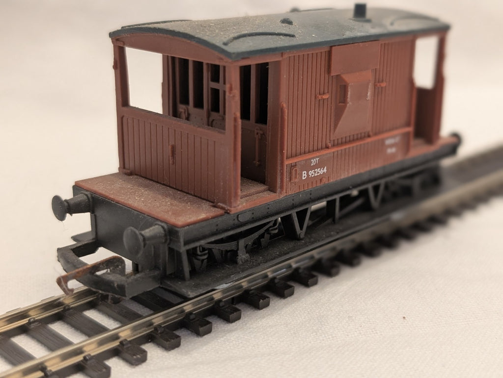 Hornby OO Gauge BR 20 Ton Brake Van
