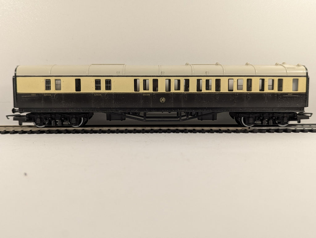 Hornby OO Gauge GWR Brake Third Coach Passenger Coach 4913