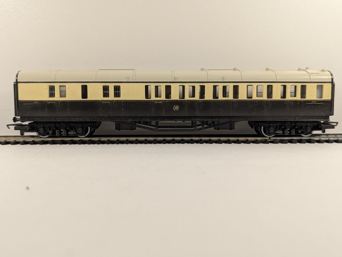 Hornby OO Gauge GWR Brake Third Coach Passenger Coach 4913
