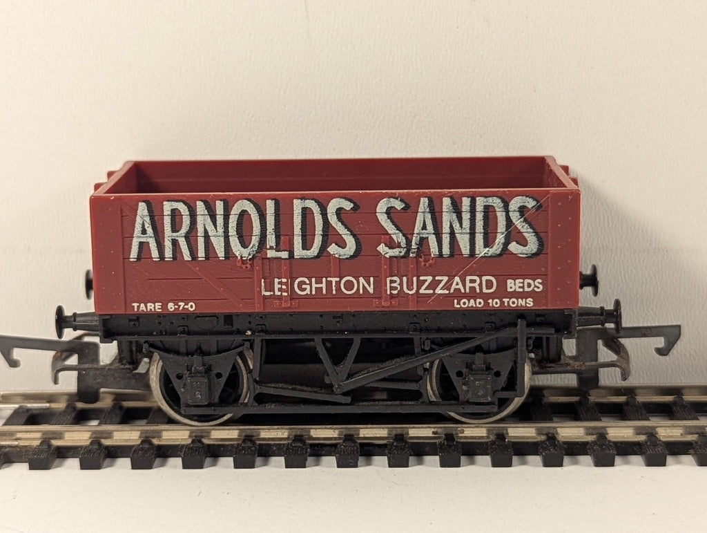 Hornby OO Gauge Arnolds Sands 5-Plank Open Wagon Goods Wagon