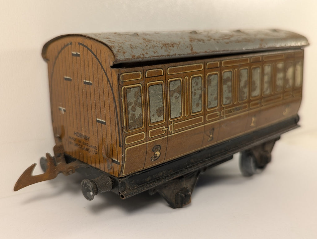 Hornby O Gauge LNER Teak 4-Wheel Coach