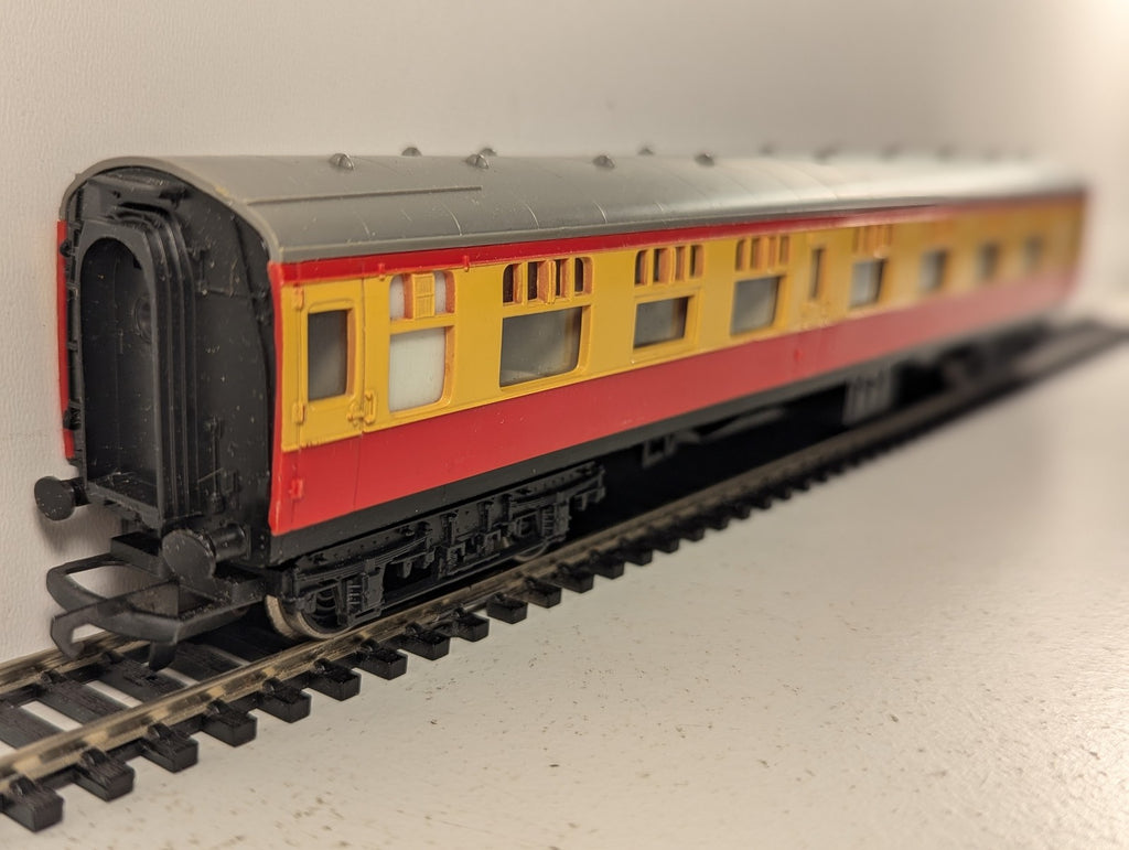 Hornby OO Gauge LMS Style Composite Coach Passenger Coach 15210