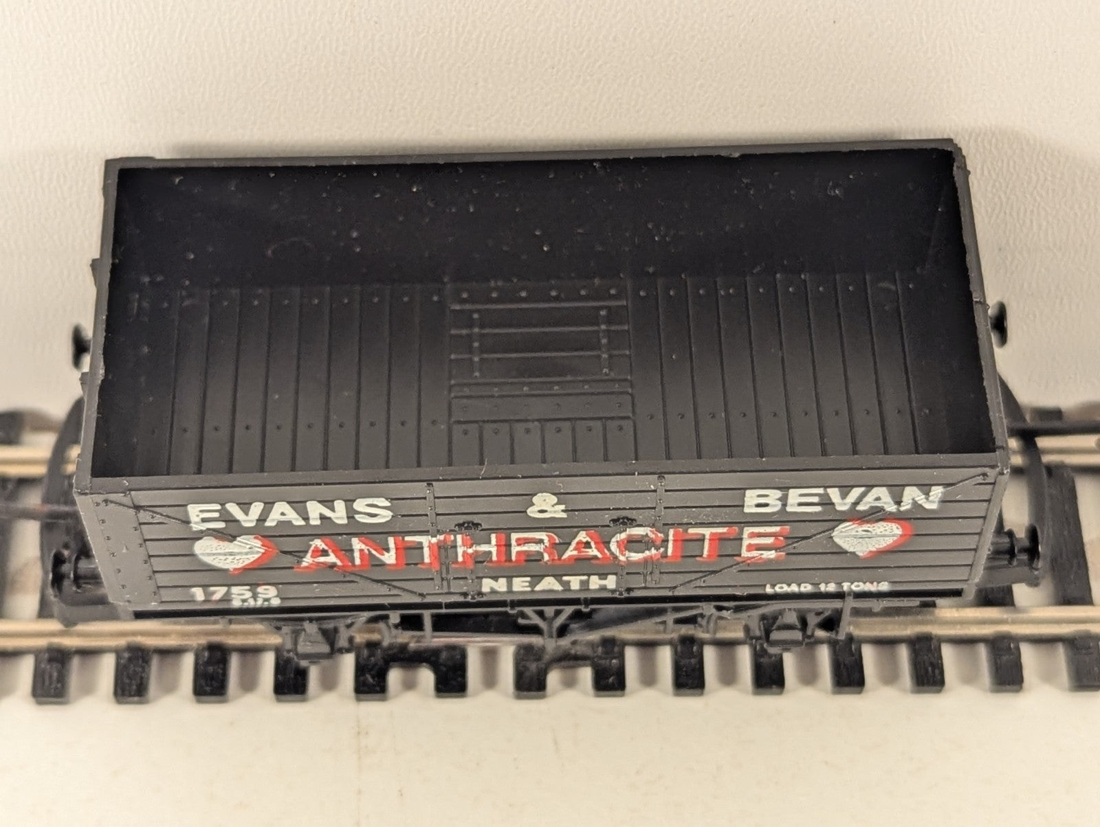 Lima L305613A OO Gauge Evans & Bevan Anthracite 7 Plank Open Wagon No. 1759