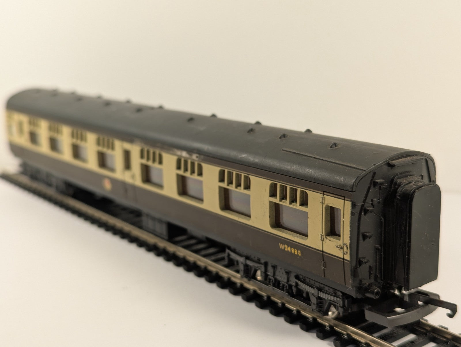 Lima 305333 OO Gauge BR Mk1 Brake 2nd Corridor Coach