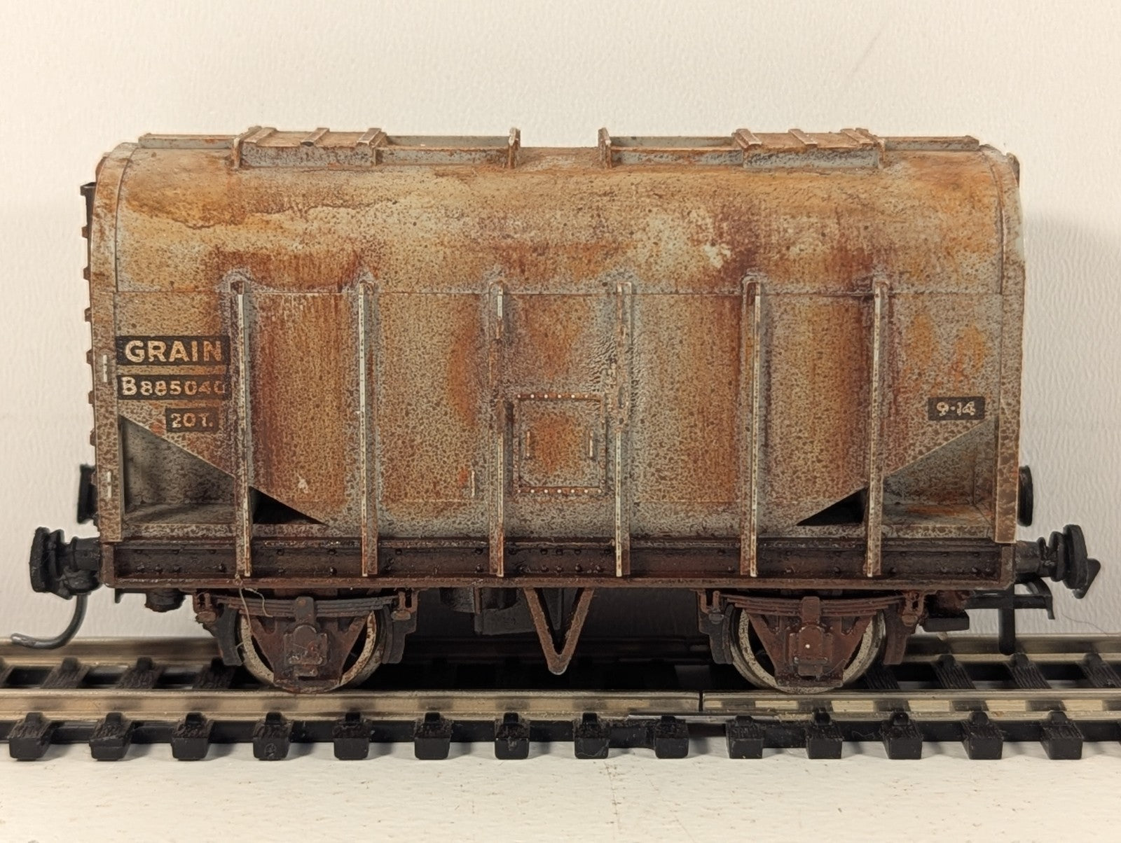 Wrenn Railways W5020 Bulk Grain Wagon “Kelloggs”