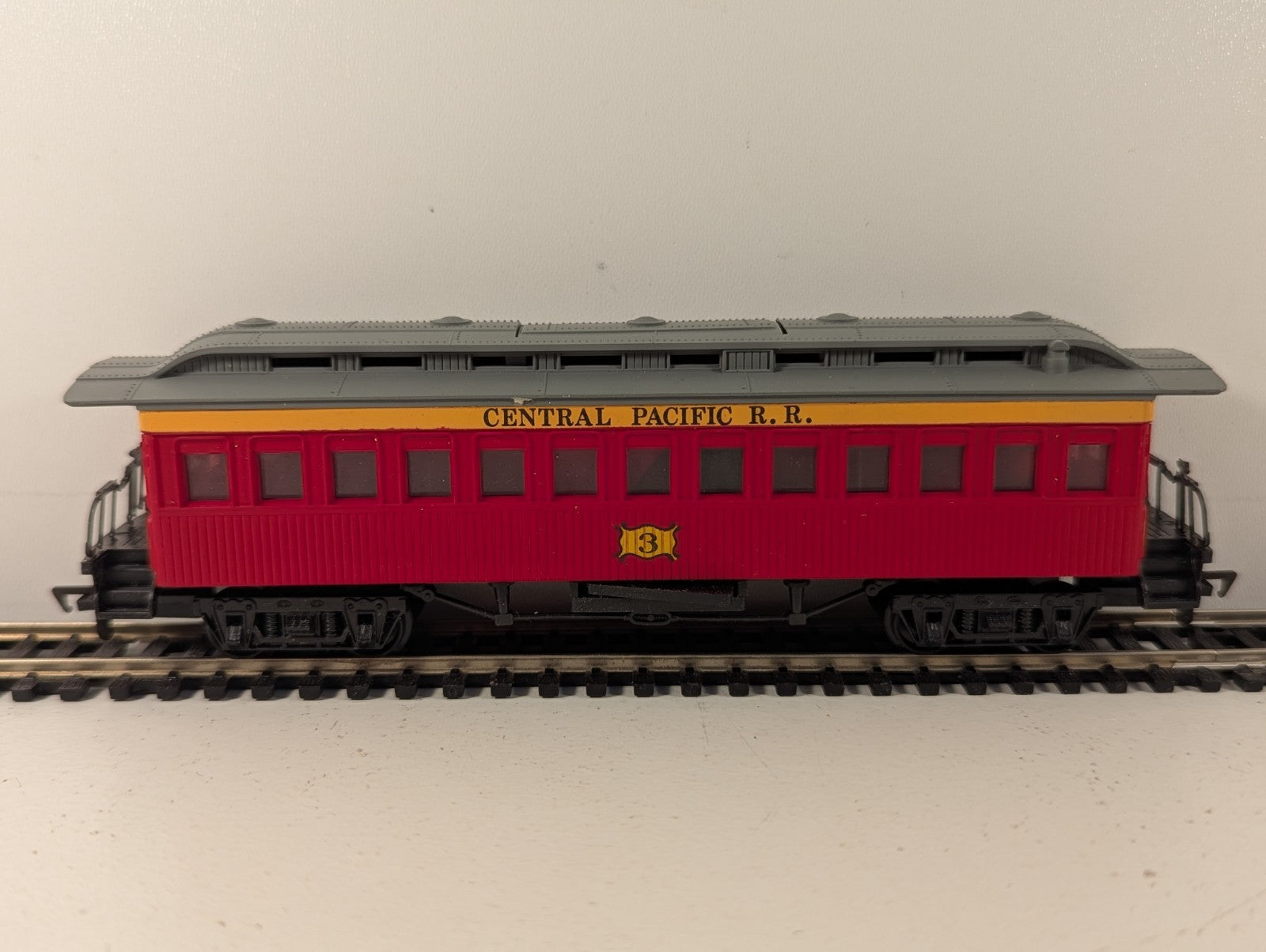Airfix Central Pacific Railroad "Old Time" Passenger Coach HO Scale