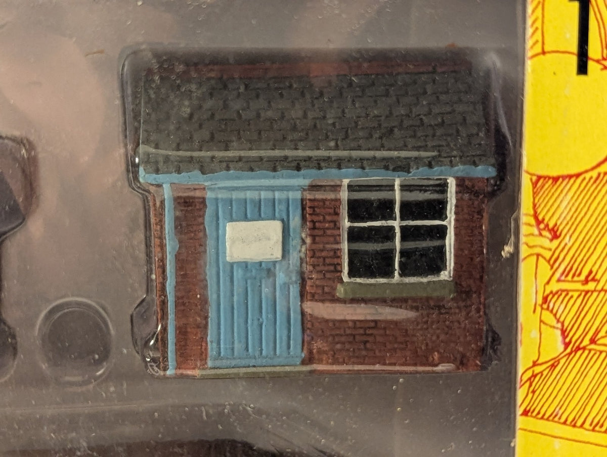Scenix by Pocketbond OO Gauge Stable / Hut / Shed Scenic Accessories EM6101