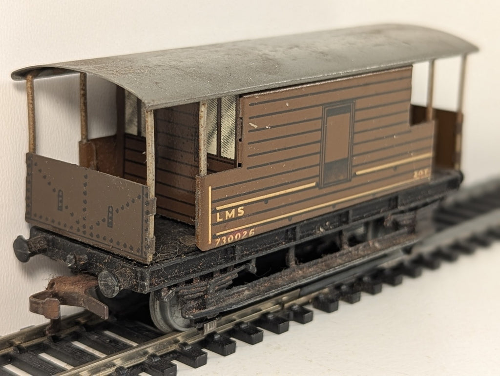 Hornby Dublo OO Gauge LMS 20 Ton Brake Van Brown