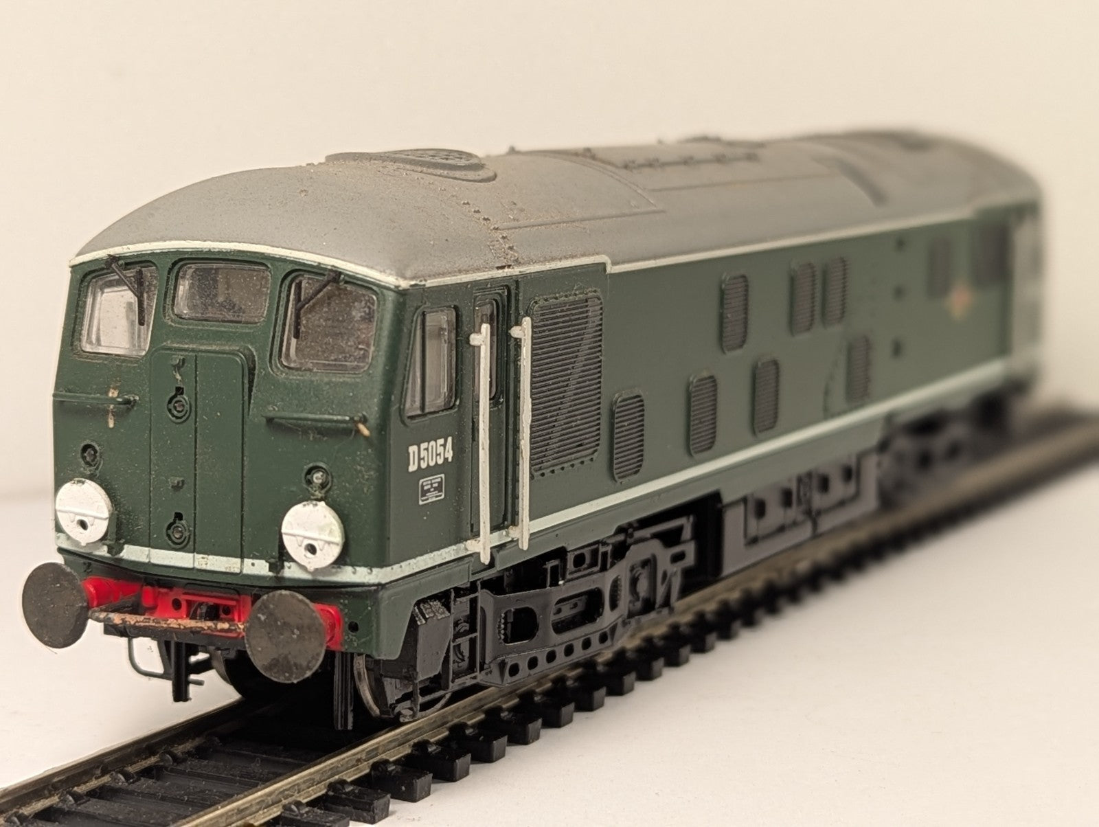 Bachmann OO Gauge Class 24 Locomotive D5054 BR Green 32-326