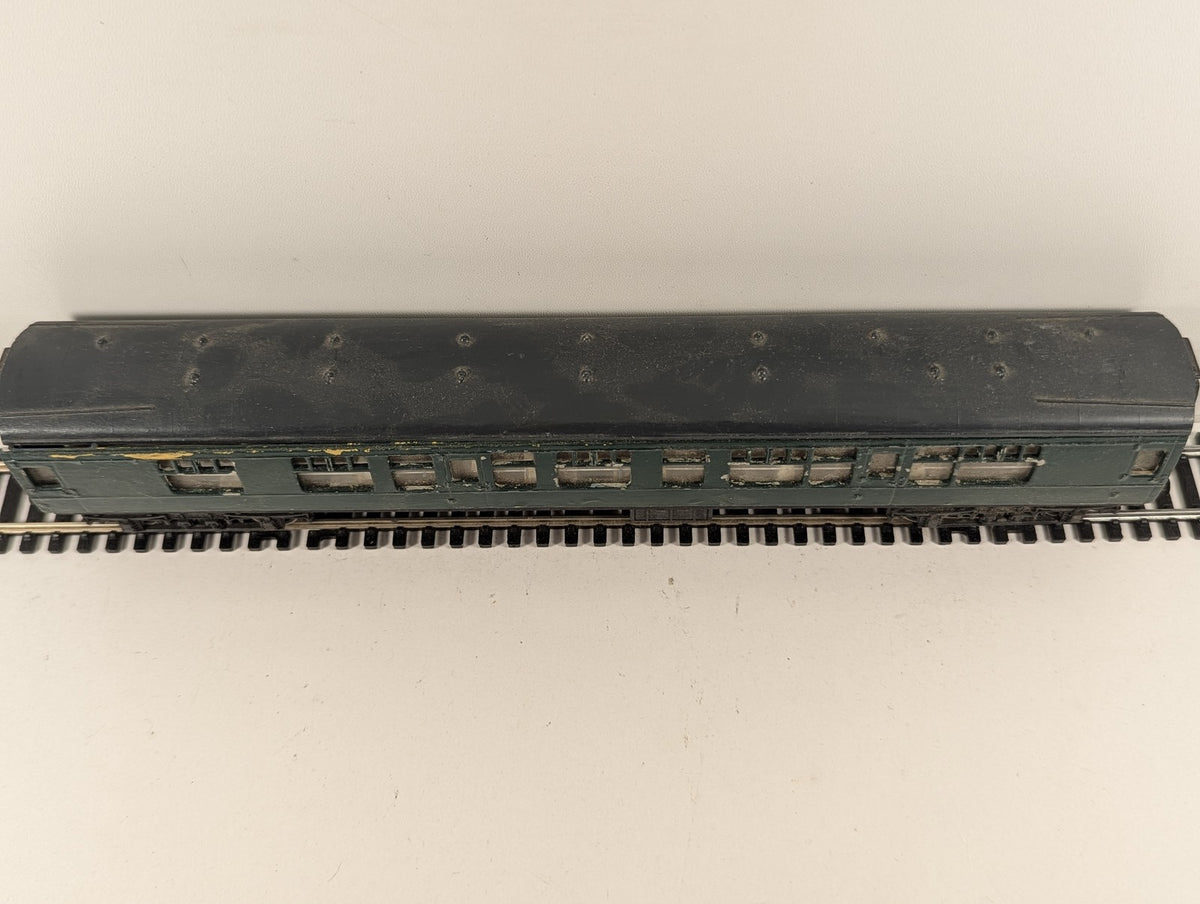 Tri-ang OO Gauge Suburban Coach Passenger Coach Green