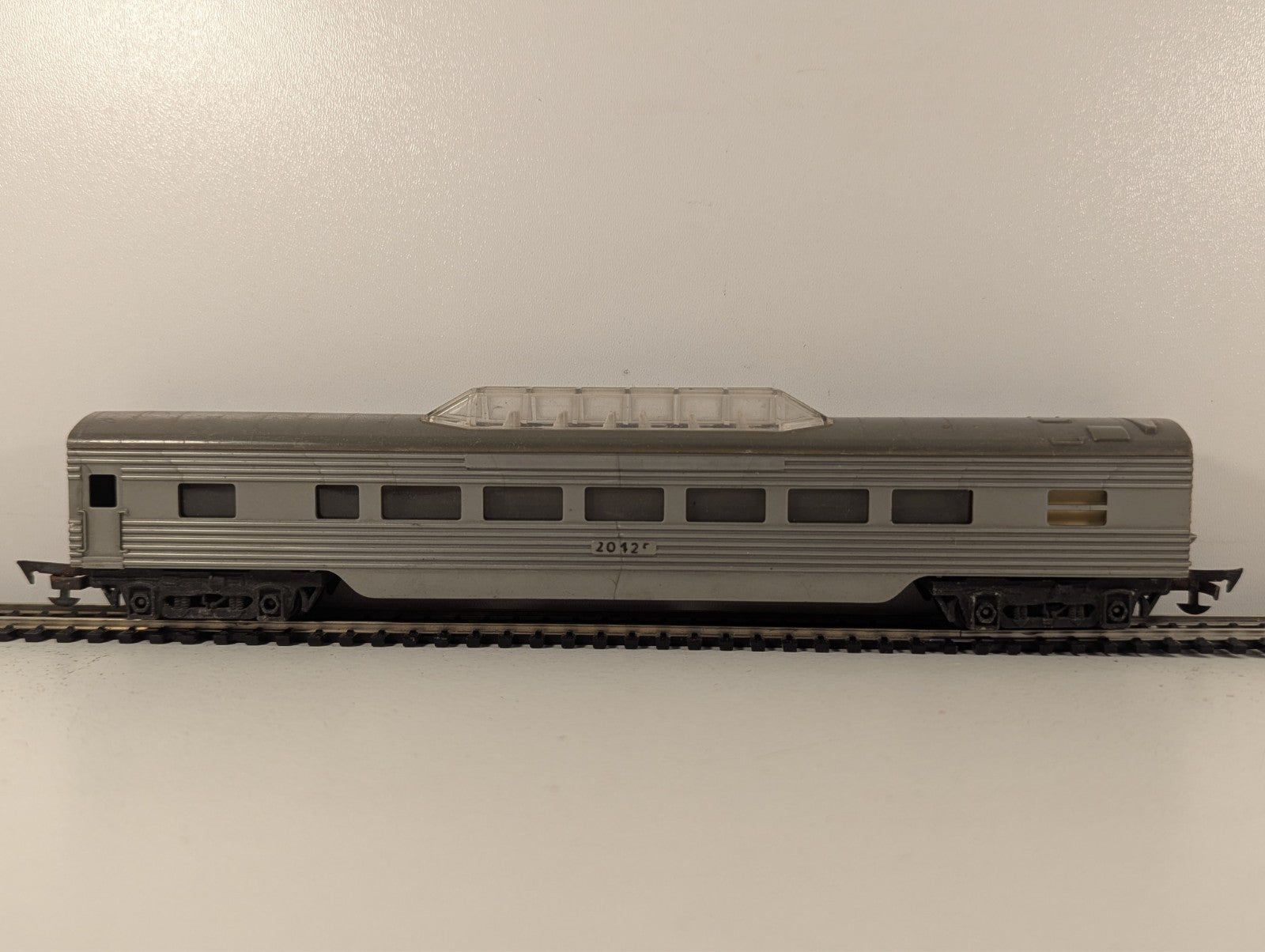 Tri-ang R.25 OO Gauge Transcontinental Vista Dome Coach - Damaged Lettering