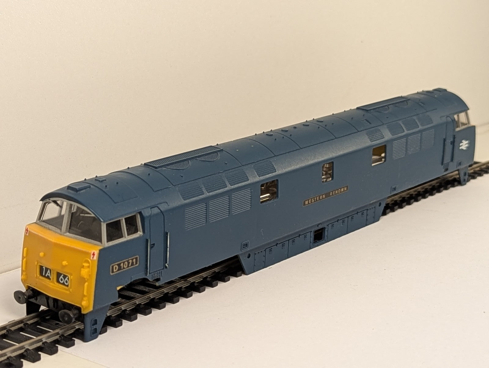 Lima OO Gauge BR Class 52 “Western Renown” D1071 Body Shell – Chipped