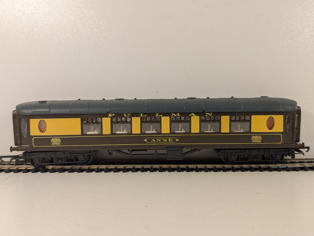 Tri-ang OO Gauge Pullman Coach "Anne"
