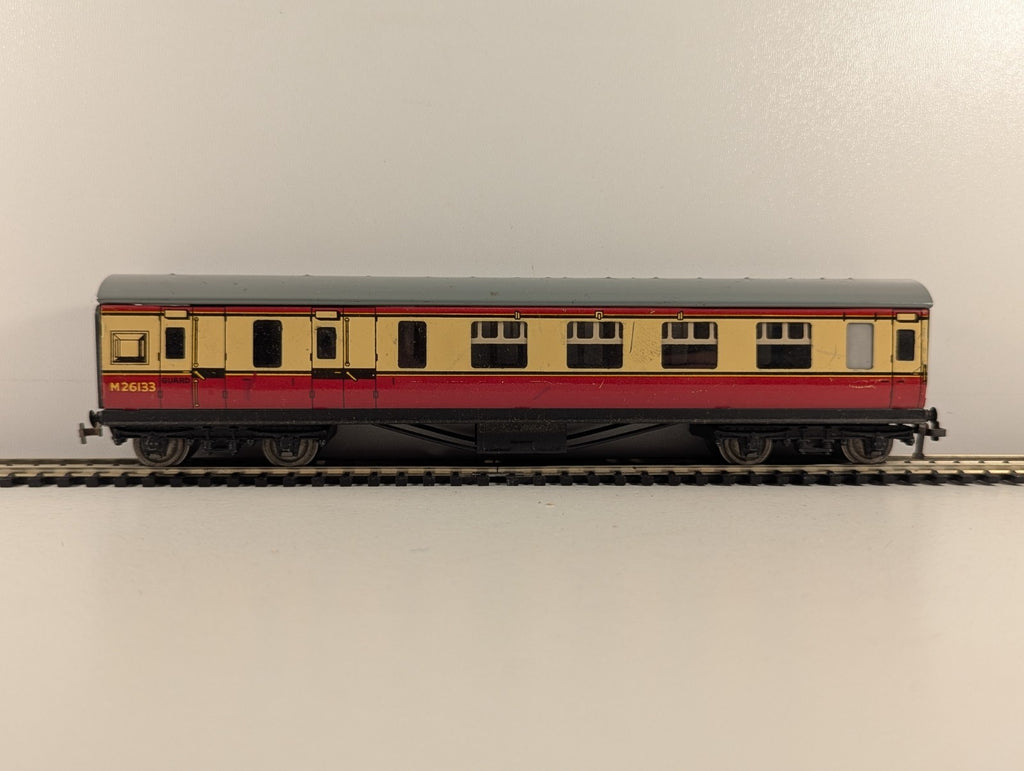 Hornby Dublo 32018 OO Gauge D12 Corridor Brake Third Coach - Boxed
