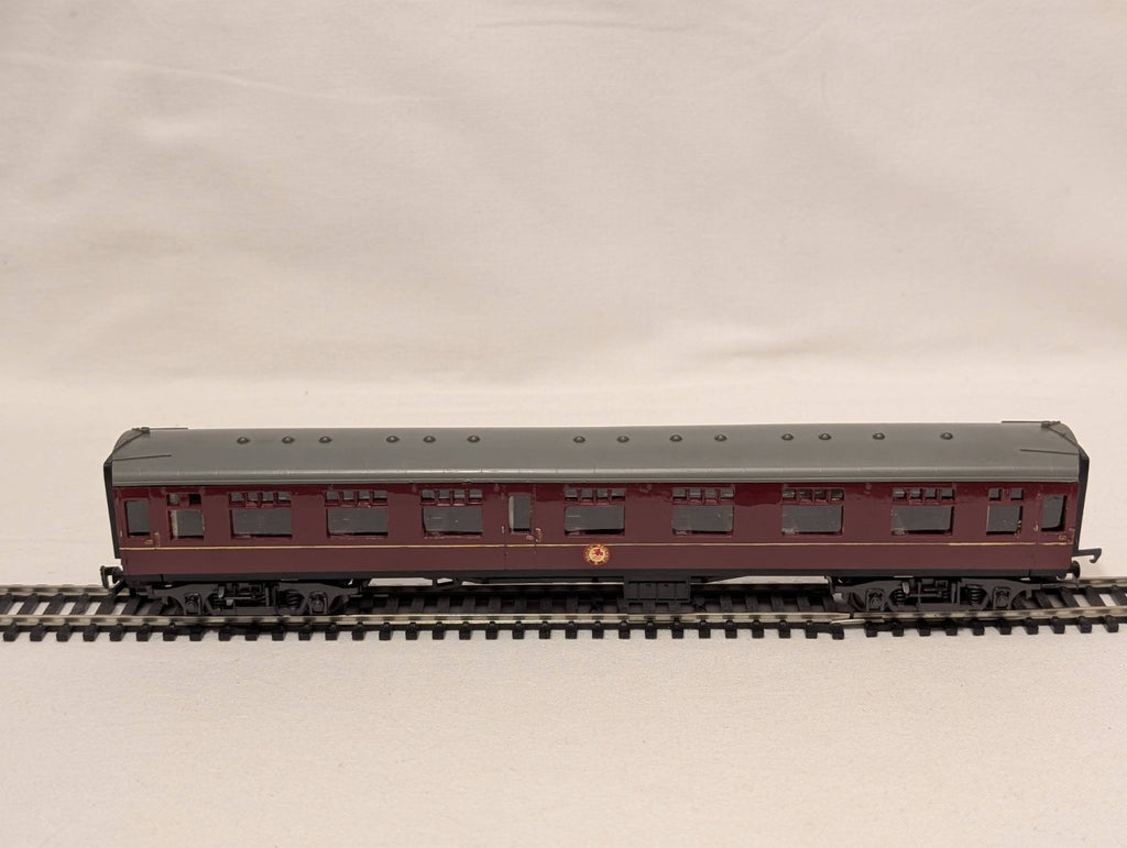 Trix Twin BR Mk1 Repainted Coach – Maroon Livery