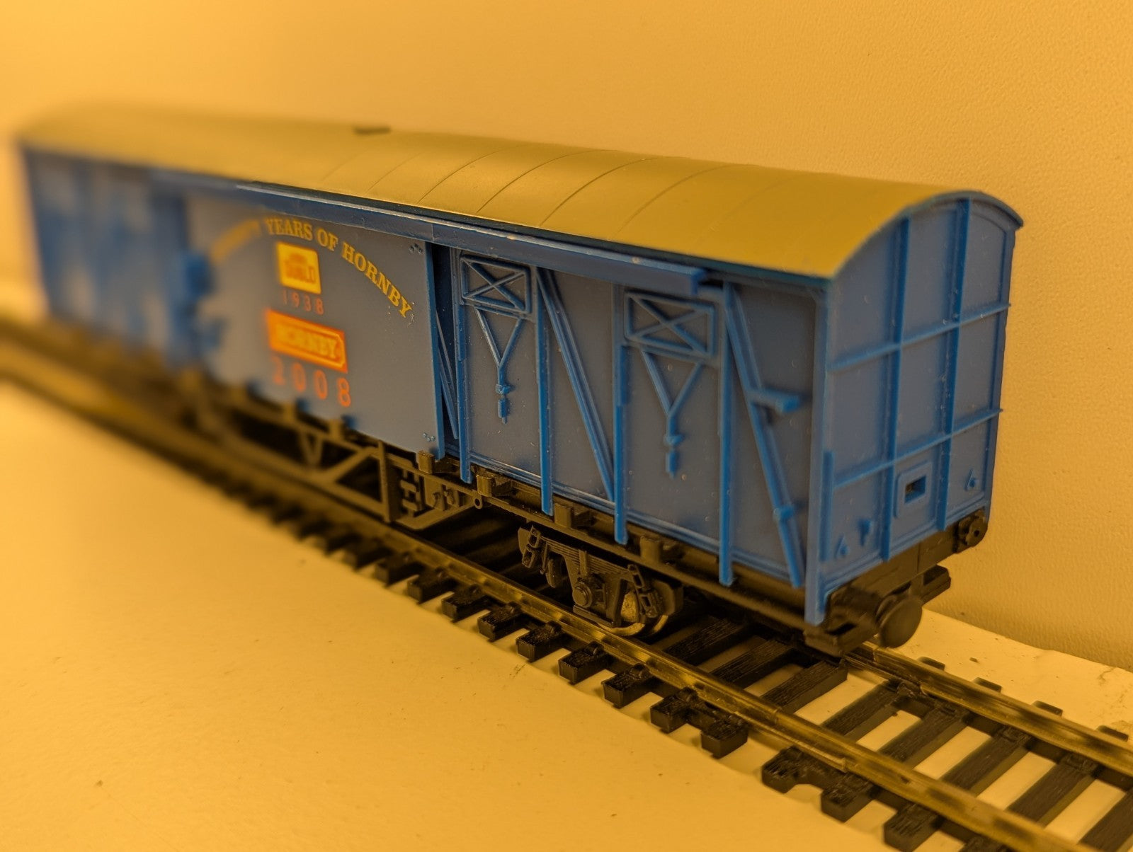 Hornby R6414 70 Years of Hornby Anniversary Wagon