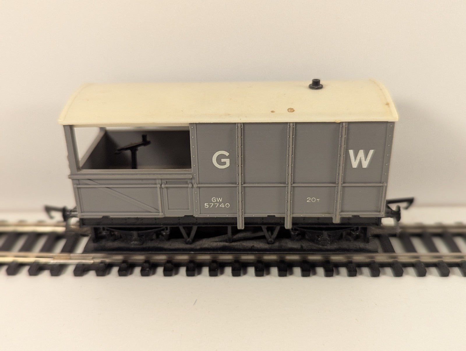 Hornby R124 GWR Brake Van – OO Gauge