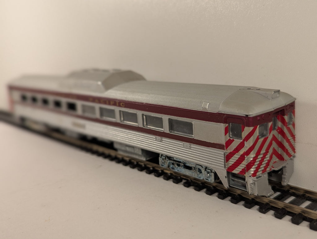 Athearn HO Gauge Budd RDC-1 Diesel Railcar 9055 Canadian Pacific 2170