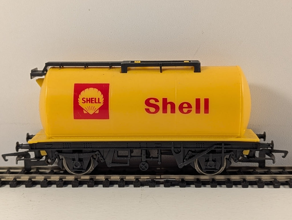 Hornby R227 OO Gauge Yellow Shell Tank Wagon Boxed