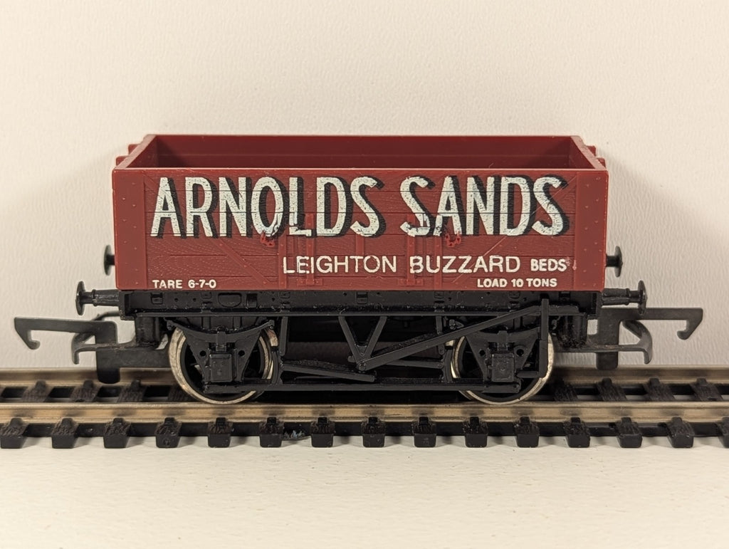 Hornby R097 OO Gauge Arnold Sands 5-Plank Wagon