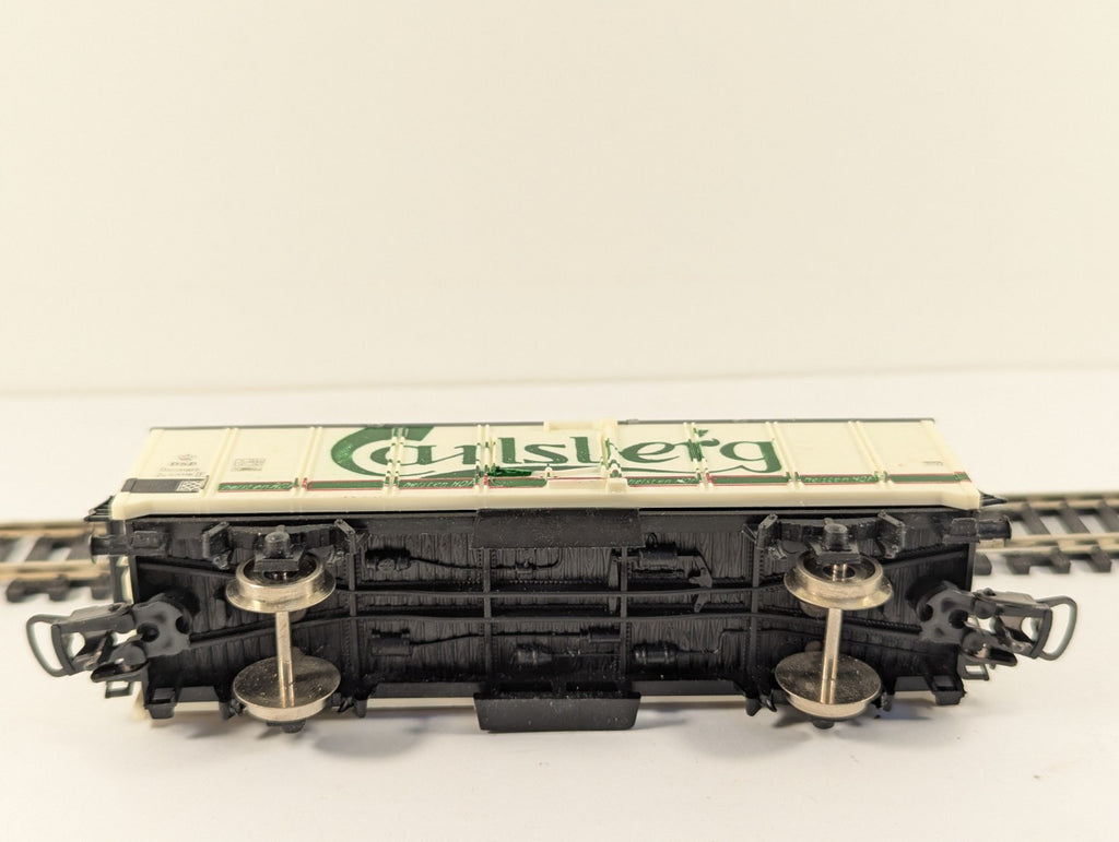 Lima HO Gauge Carlsberg Refrigerated Beer Wagon
