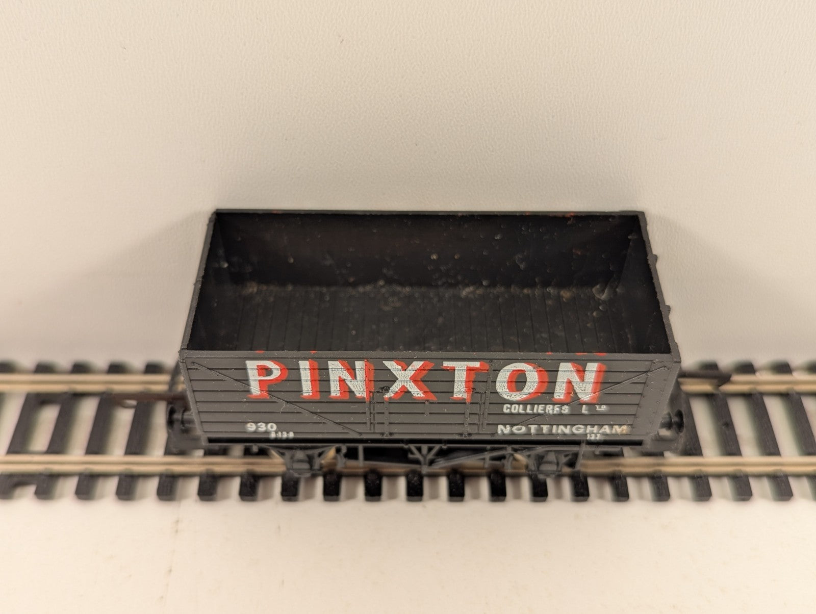 Lima OO Gauge 12T 7 Plank Open Wagon Pinxton Collieries No.930